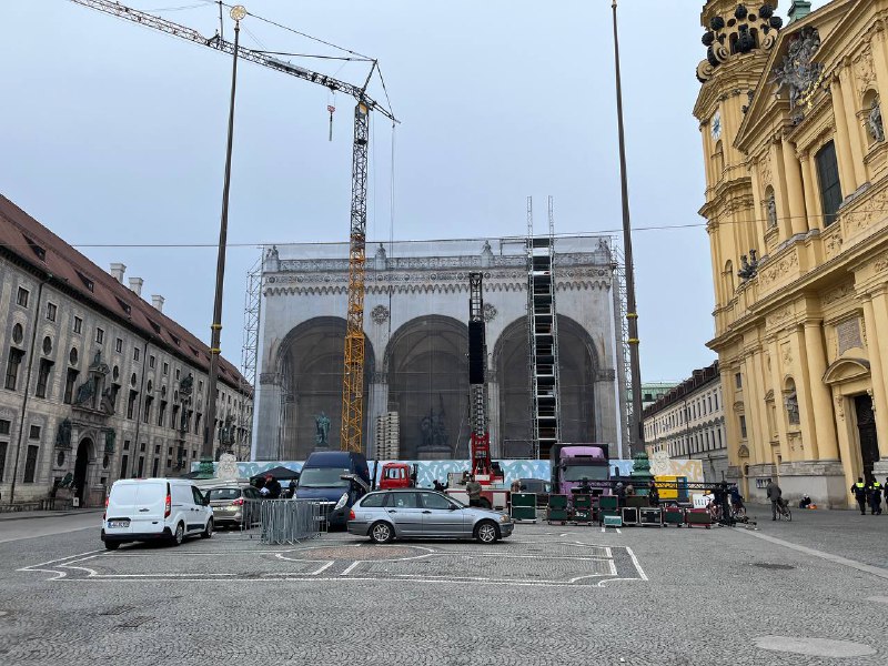 Macht Frieden Aufbau