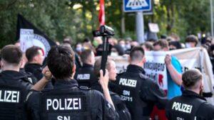 Polizei filmt Demo (Symbolbild)